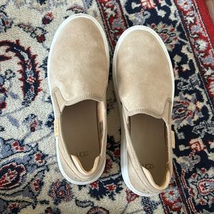 Ugg slip one size 8.5